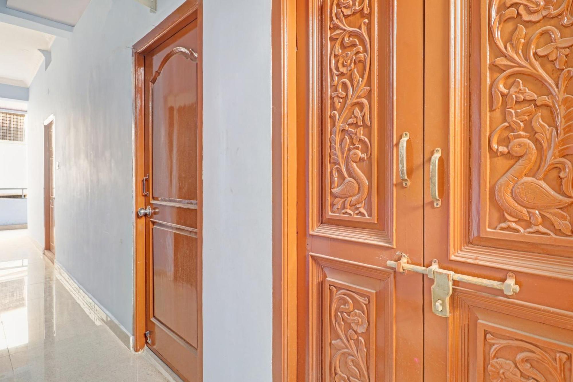 Super Hotel O Rbs Square Langer Houz Haidar Sahibguda Екстериор снимка